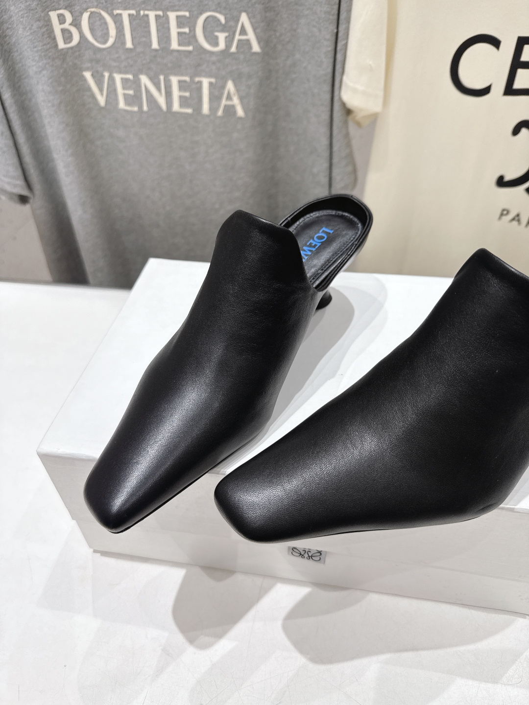 高版本出厂  LOEWE/罗意威F036 2026/ss新品复古风小牛皮高跟拖鞋穆勒鞋～小红书、外网火爆