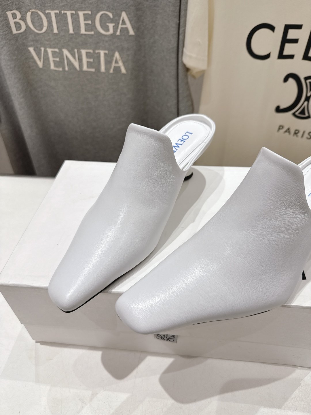 高版本出厂  LOEWE/罗意威F036 2026/ss新品复古风小牛皮高跟拖鞋穆勒鞋～小红书、外网火爆