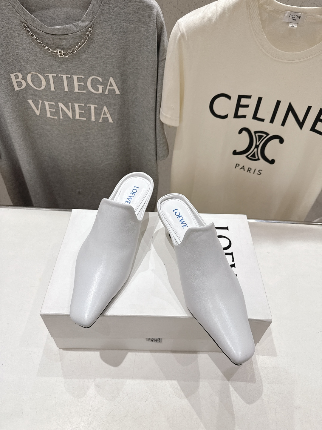 高版本出厂  LOEWE/罗意威F036 2026/ss新品复古风小牛皮高跟拖鞋穆勒鞋～小红书、外网火爆
