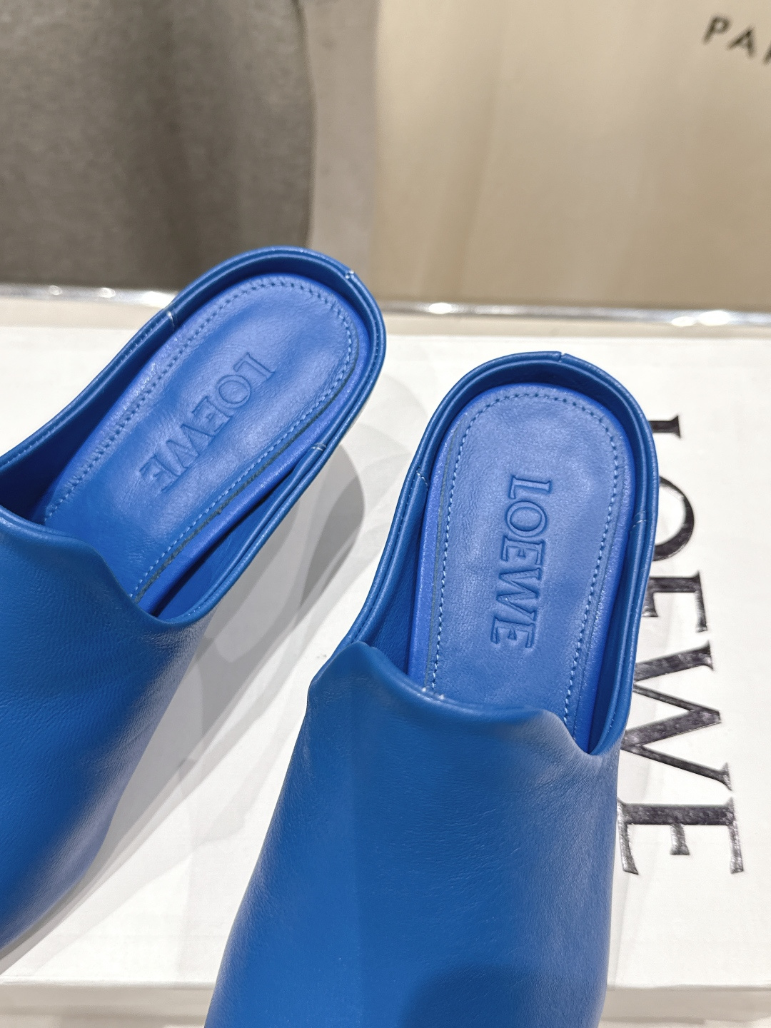 高版本出厂  LOEWE/罗意威F036 2026/ss新品复古风小牛皮高跟拖鞋穆勒鞋～小红书、外网火爆