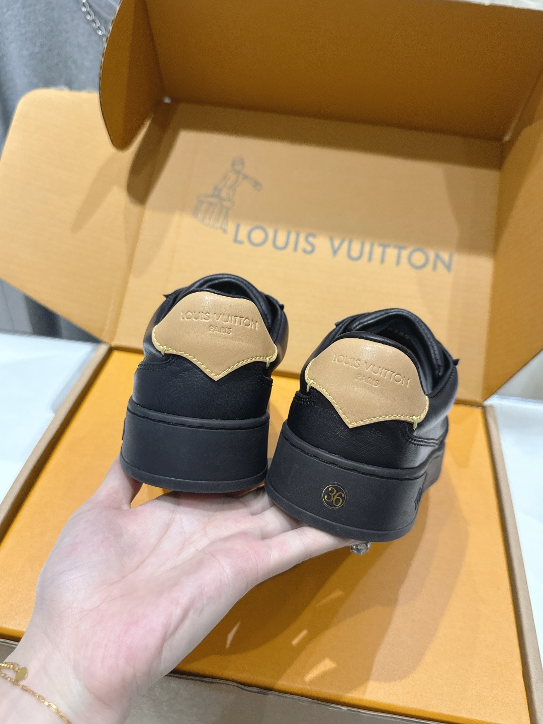 高版本出厂 情侣款  LOUIS VUITTON～LV路易威登F048 L家驴牌最新款走秀情侣款系列厚底