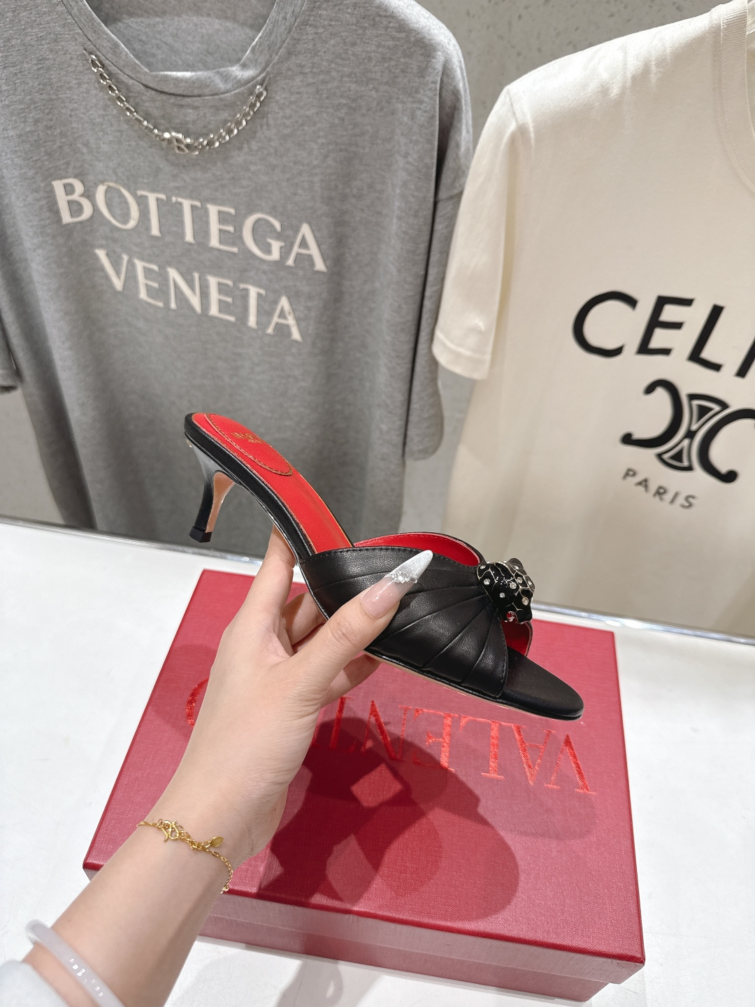 高版本出厂  ～New～顶级制作·Valentino*·华伦天奴〰️2026ss官方同步夏季走秀新款高跟