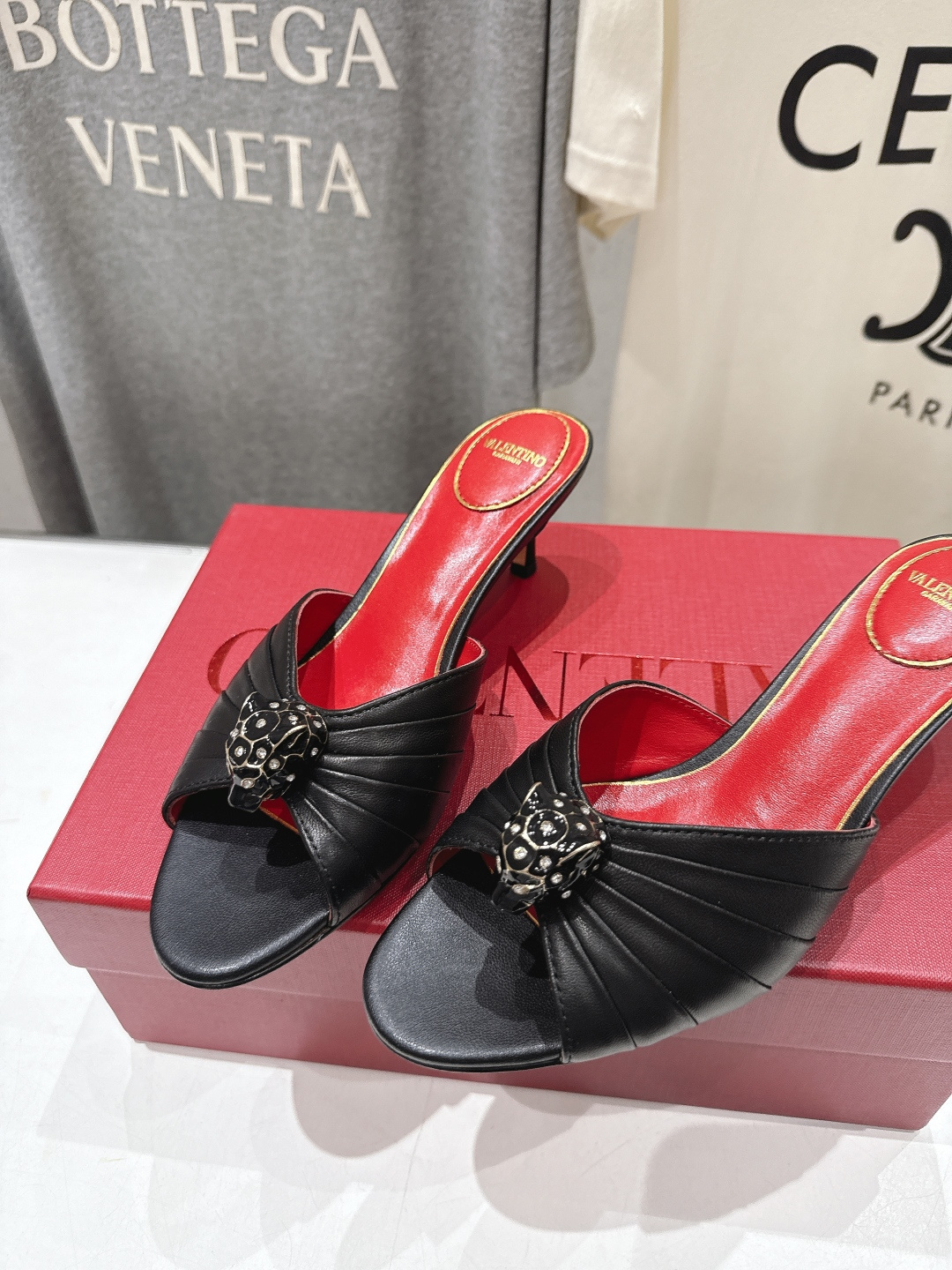 高版本出厂  ～New～顶级制作·Valentino*·华伦天奴〰️2026ss官方同步夏季走秀新款高跟