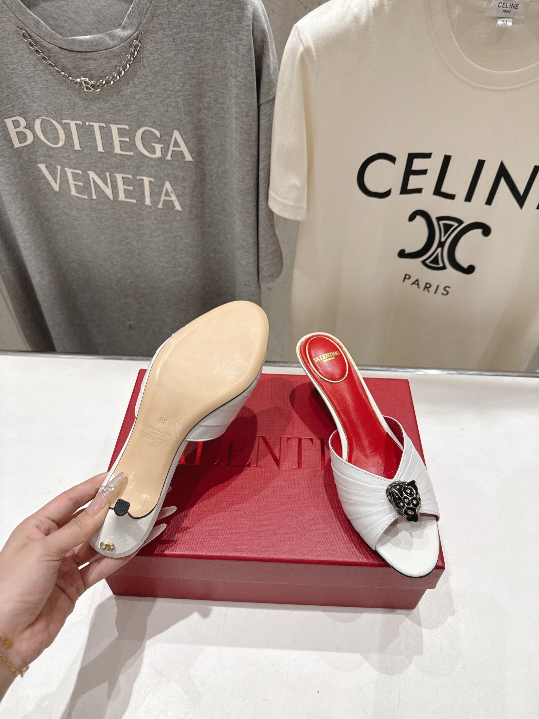 高版本出厂  ～New～顶级制作·Valentino*·华伦天奴〰️2026ss官方同步夏季走秀新款高跟