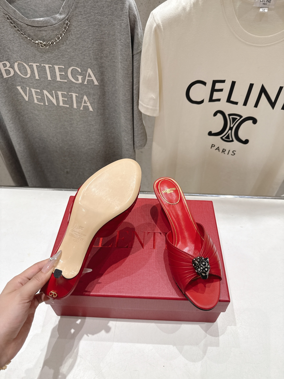 高版本出厂  ～New～顶级制作·Valentino*·华伦天奴〰️2026ss官方同步夏季走秀新款高跟