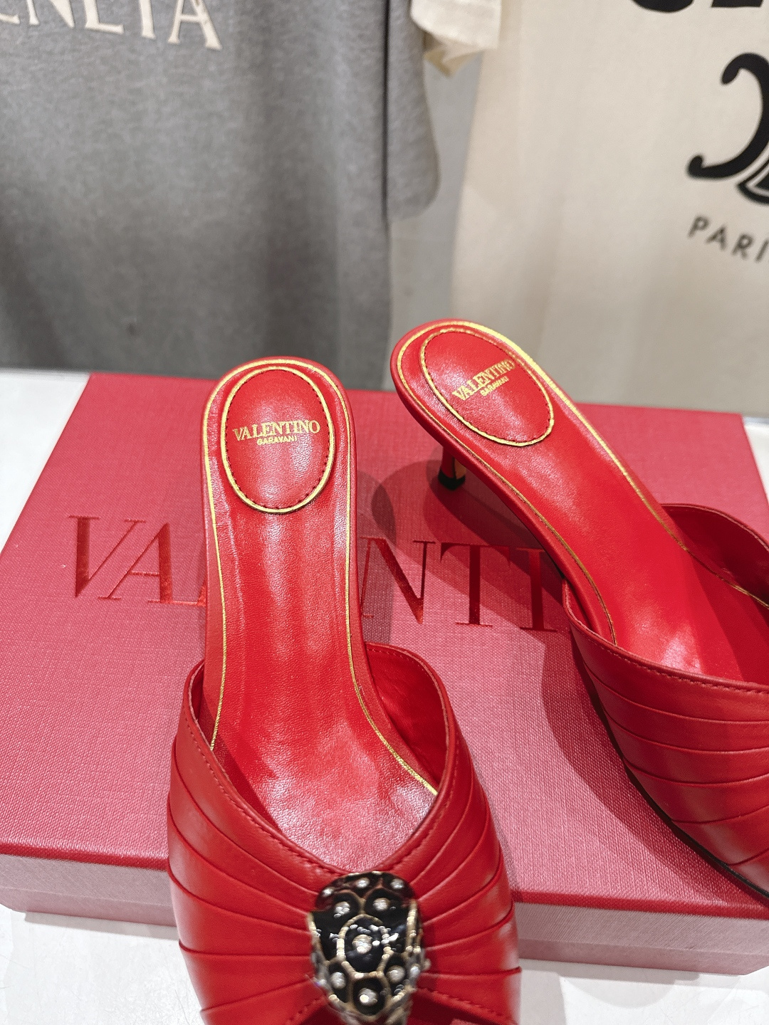 高版本出厂  ～New～顶级制作·Valentino*·华伦天奴〰️2026ss官方同步夏季走秀新款高跟