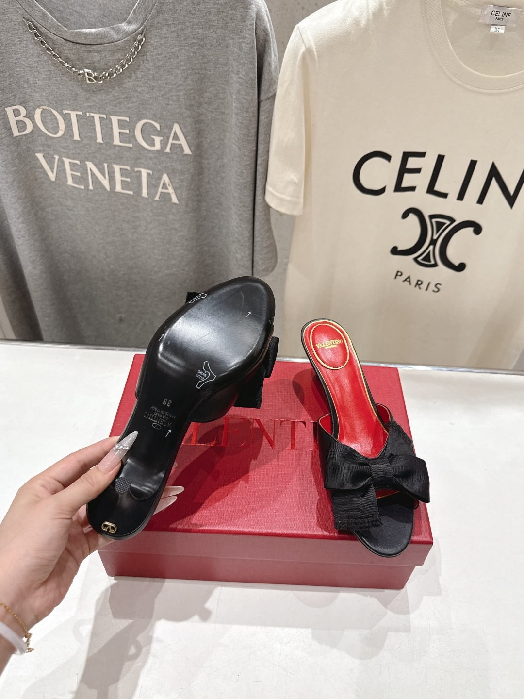 高版本出厂  ～New～顶级制作·Valentino*·华伦天奴〰️2026ss官方同步夏季走秀新款高跟