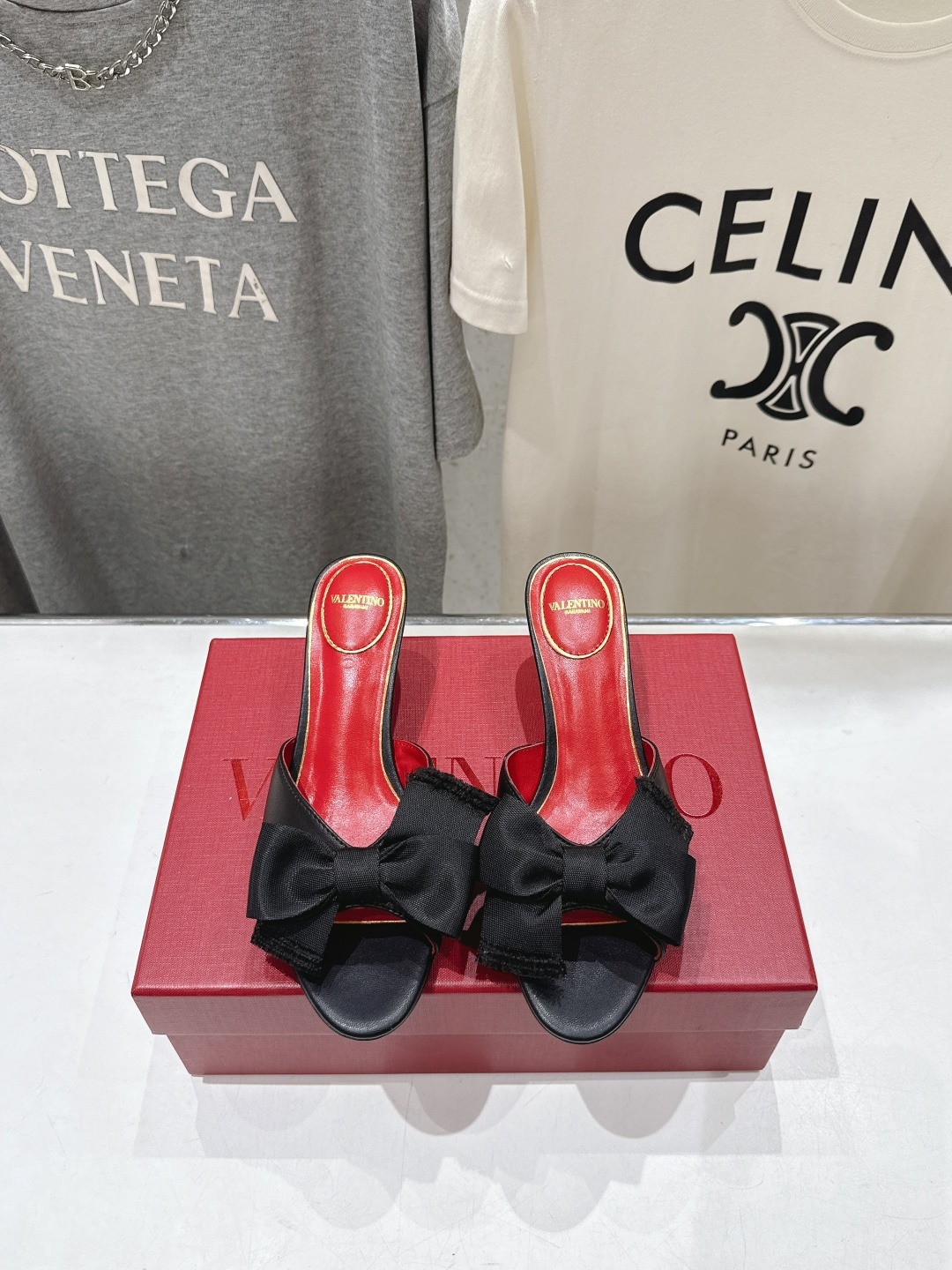 高版本出厂  ～New～顶级制作·Valentino*·华伦天奴〰️2026ss官方同步夏季走秀新款高跟