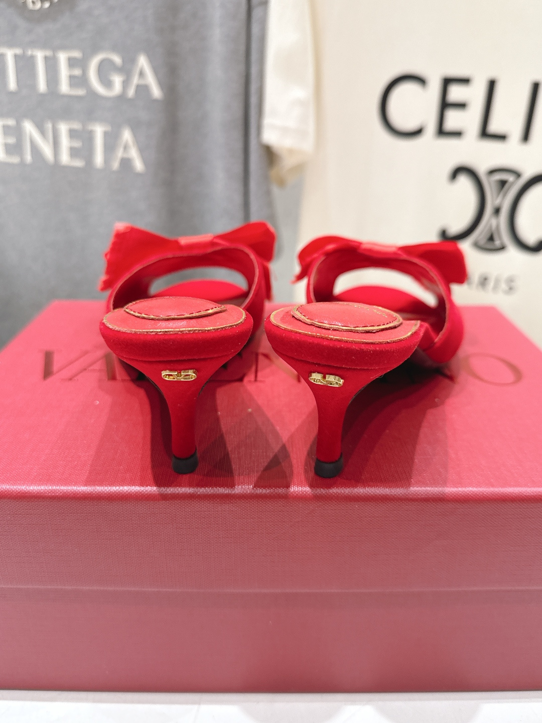 高版本出厂  ～New～顶级制作·Valentino*·华伦天奴〰️2026ss官方同步夏季走秀新款高跟