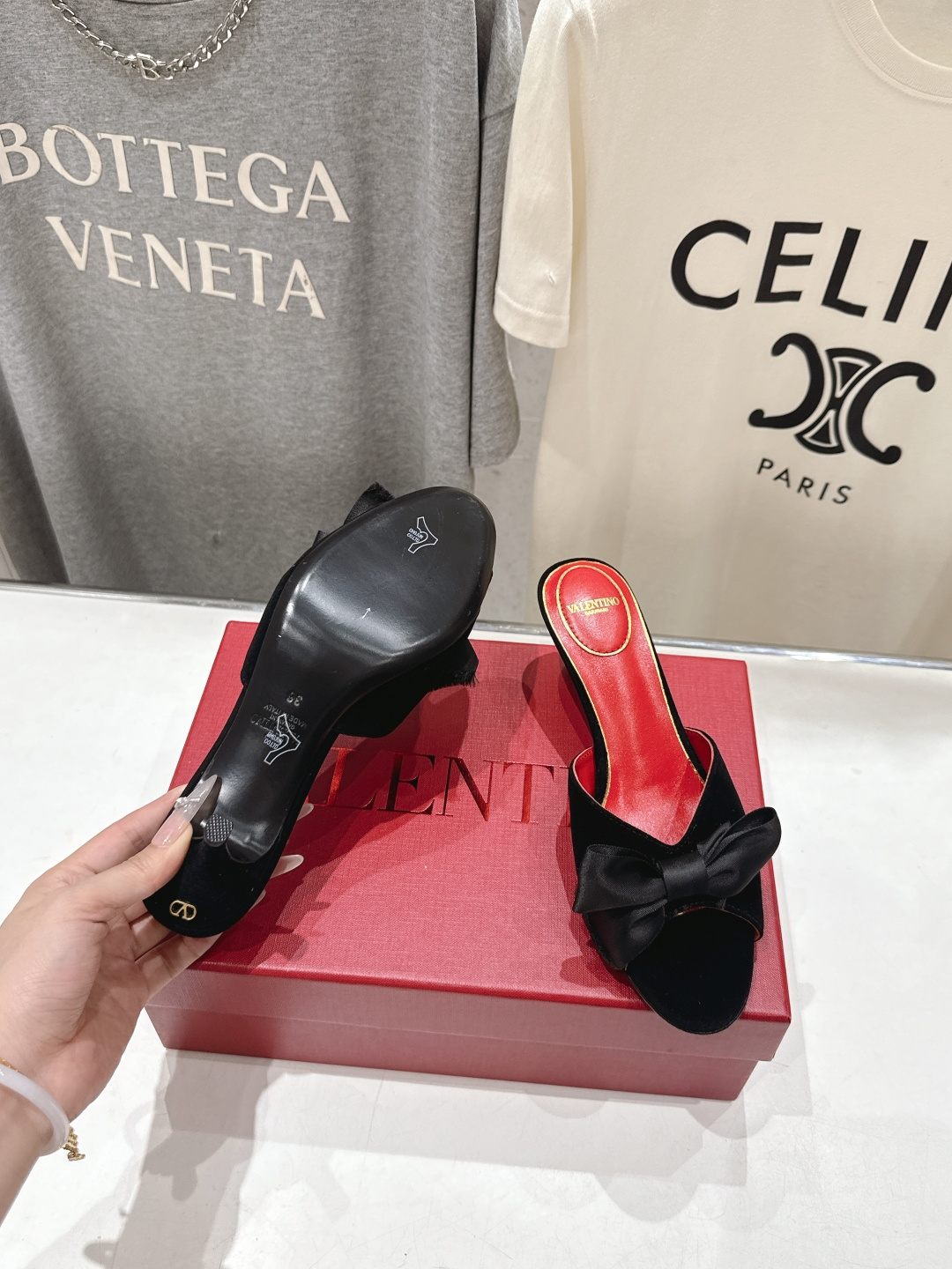 高版本出厂  ～New～顶级制作·Valentino*·华伦天奴〰️2026ss官方同步夏季走秀新款高跟
