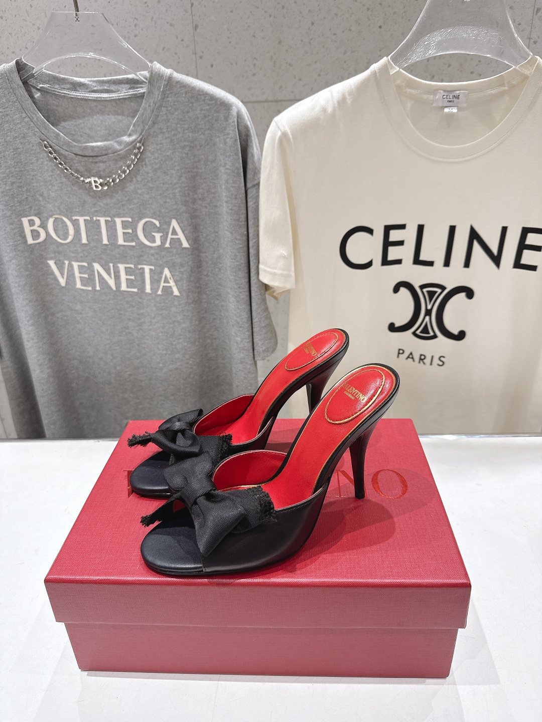 高版本出厂  ～New～顶级制作·Valentino*·华伦天奴〰️2026ss官方同步夏季走秀新款高跟