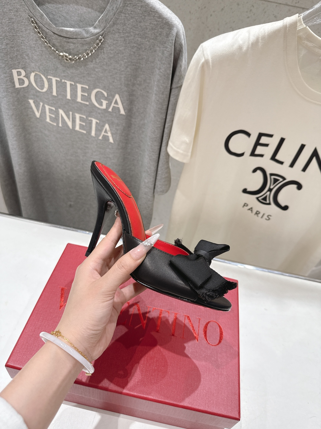 高版本出厂  ～New～顶级制作·Valentino*·华伦天奴〰️2026ss官方同步夏季走秀新款高跟