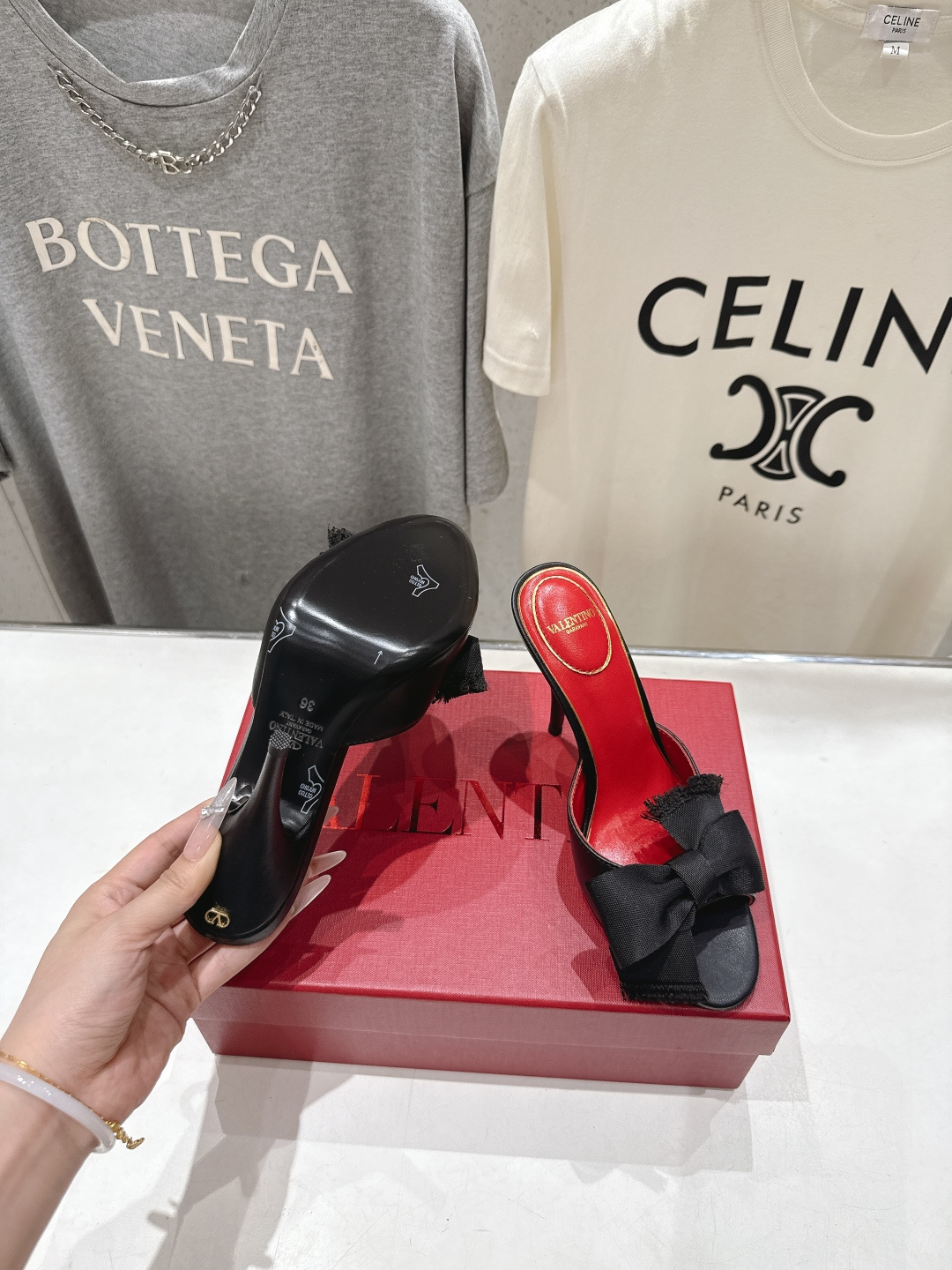 高版本出厂  ～New～顶级制作·Valentino*·华伦天奴〰️2026ss官方同步夏季走秀新款高跟