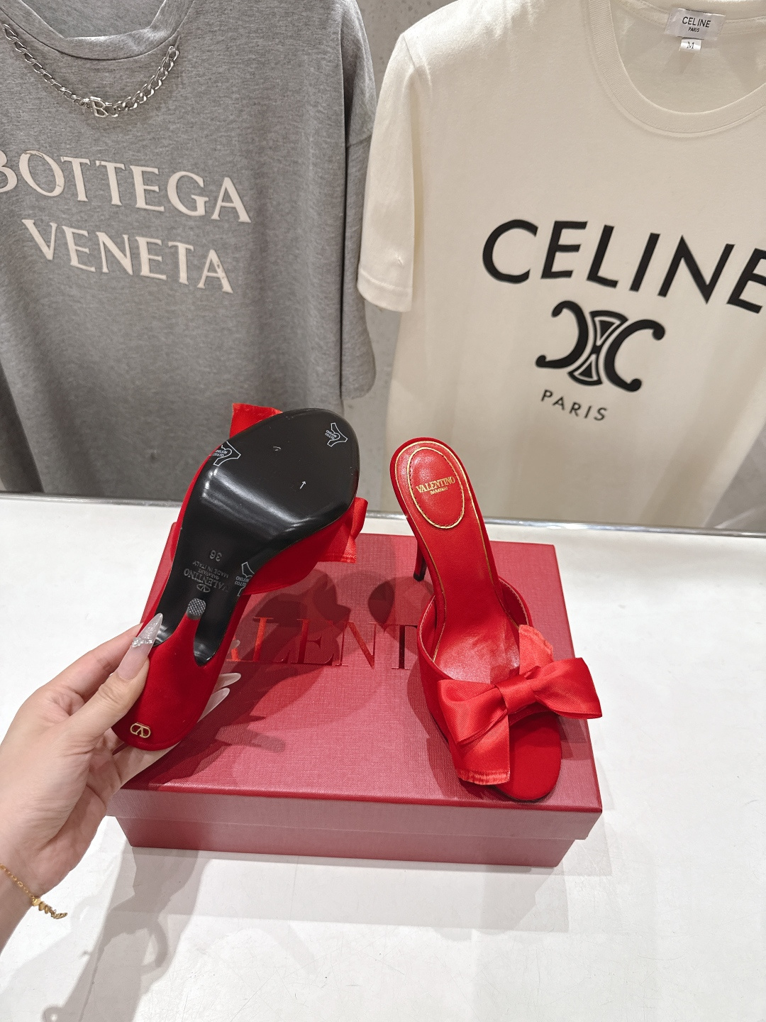高版本出厂  ～New～顶级制作·Valentino*·华伦天奴〰️2026ss官方同步夏季走秀新款高跟