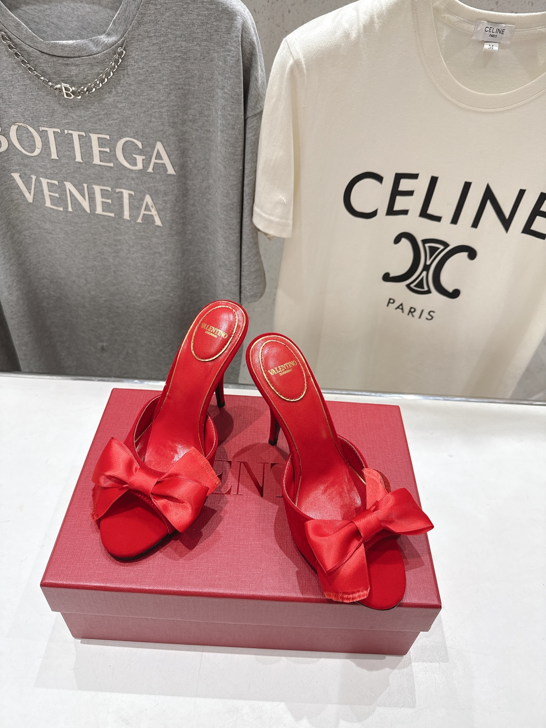 高版本出厂  ～New～顶级制作·Valentino*·华伦天奴〰️2026ss官方同步夏季走秀新款高跟