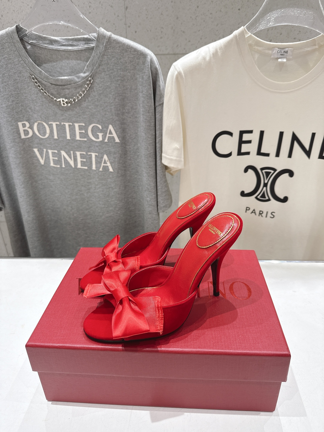 高版本出厂  ～New～顶级制作·Valentino*·华伦天奴〰️2026ss官方同步夏季走秀新款高跟
