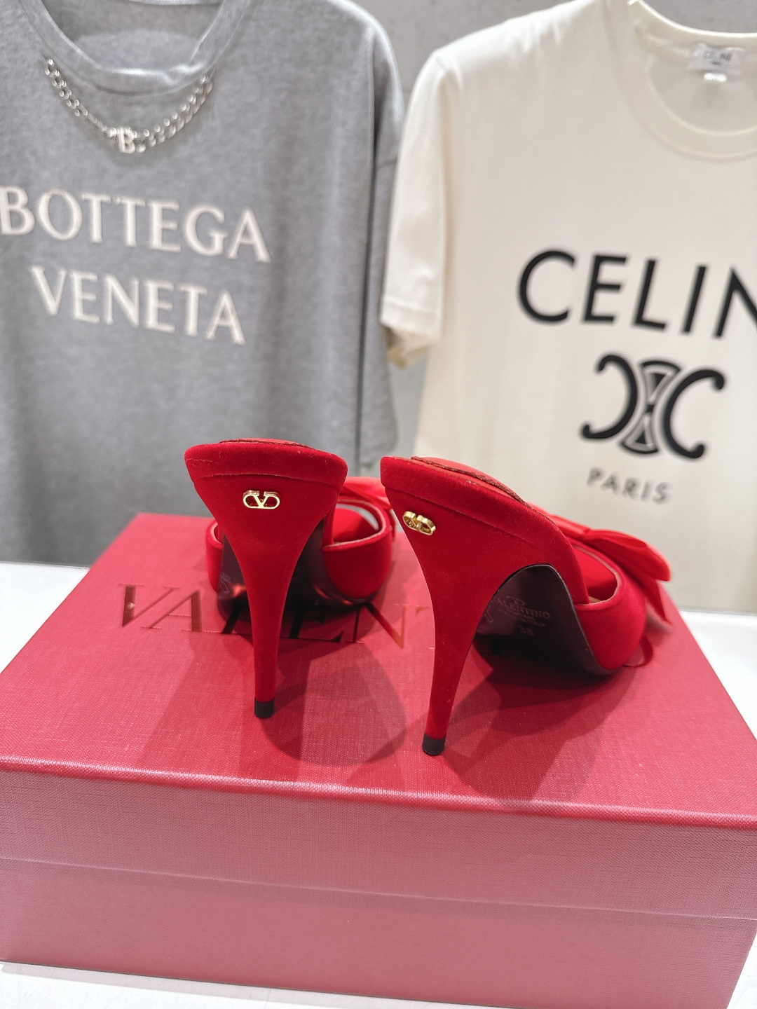 高版本出厂  ～New～顶级制作·Valentino*·华伦天奴〰️2026ss官方同步夏季走秀新款高跟