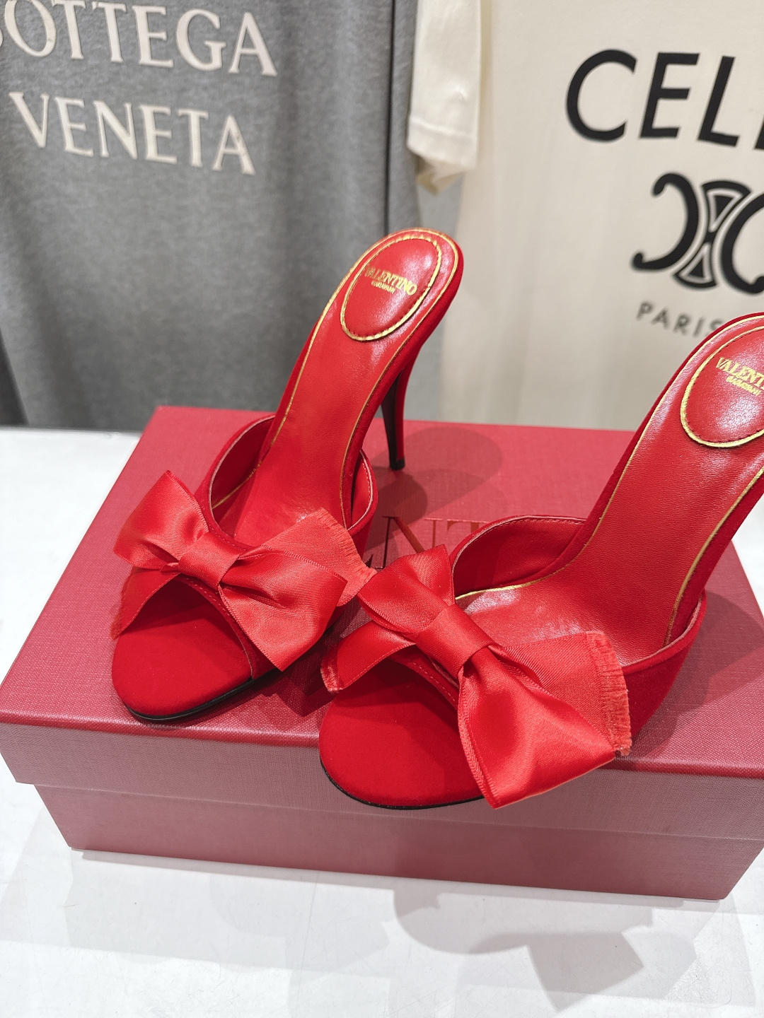 高版本出厂  ～New～顶级制作·Valentino*·华伦天奴〰️2026ss官方同步夏季走秀新款高跟