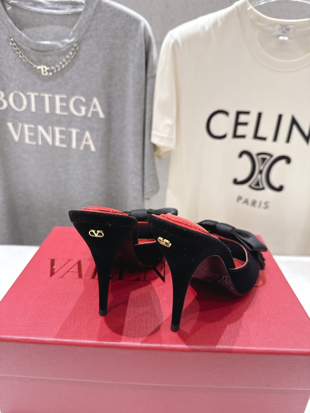 高版本出厂  ～New～顶级制作·Valentino*·华伦天奴〰️2026ss官方同步夏季走秀新款高跟