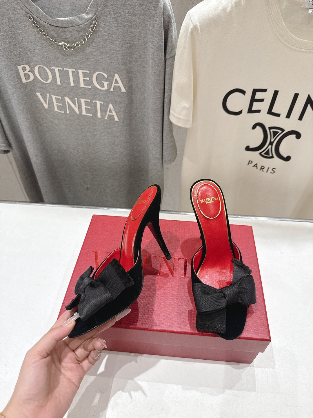 高版本出厂  ～New～顶级制作·Valentino*·华伦天奴〰️2026ss官方同步夏季走秀新款高跟