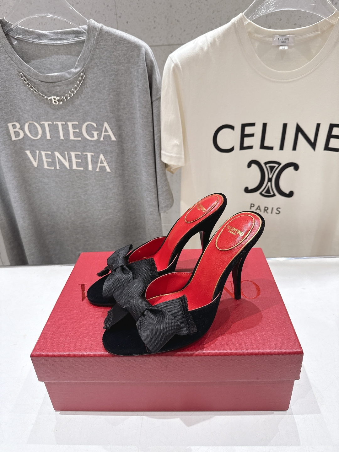 高版本出厂  ～New～顶级制作·Valentino*·华伦天奴〰️2026ss官方同步夏季走秀新款高跟