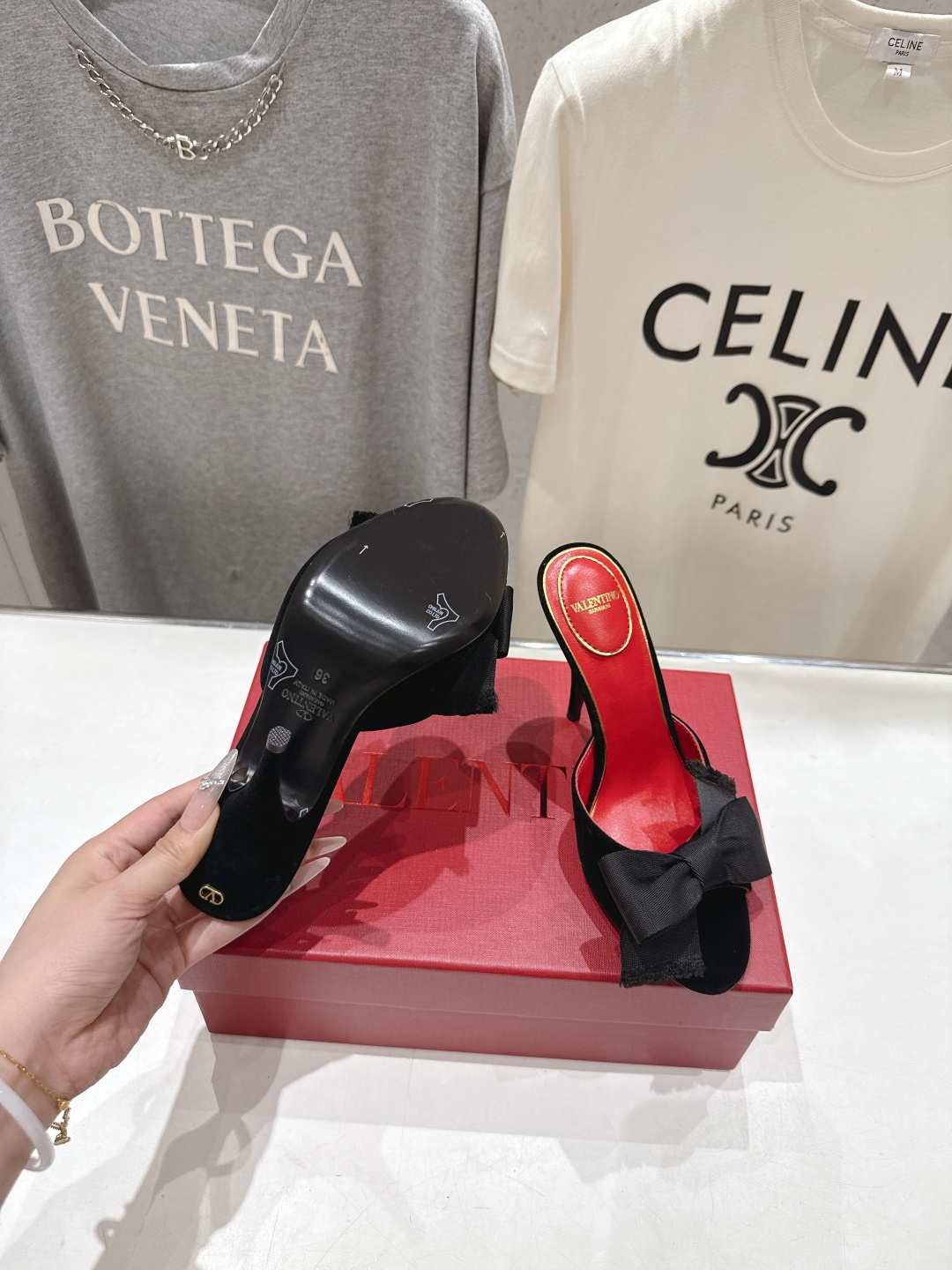高版本出厂  ～New～顶级制作·Valentino*·华伦天奴〰️2026ss官方同步夏季走秀新款高跟