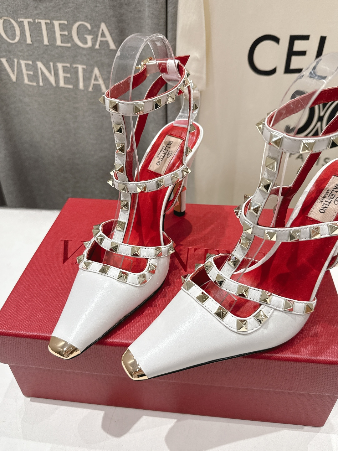 高版本出厂  ～New～顶级制作·Valentino*·华伦天奴〰️2026ss官方同步夏季走秀新款高跟