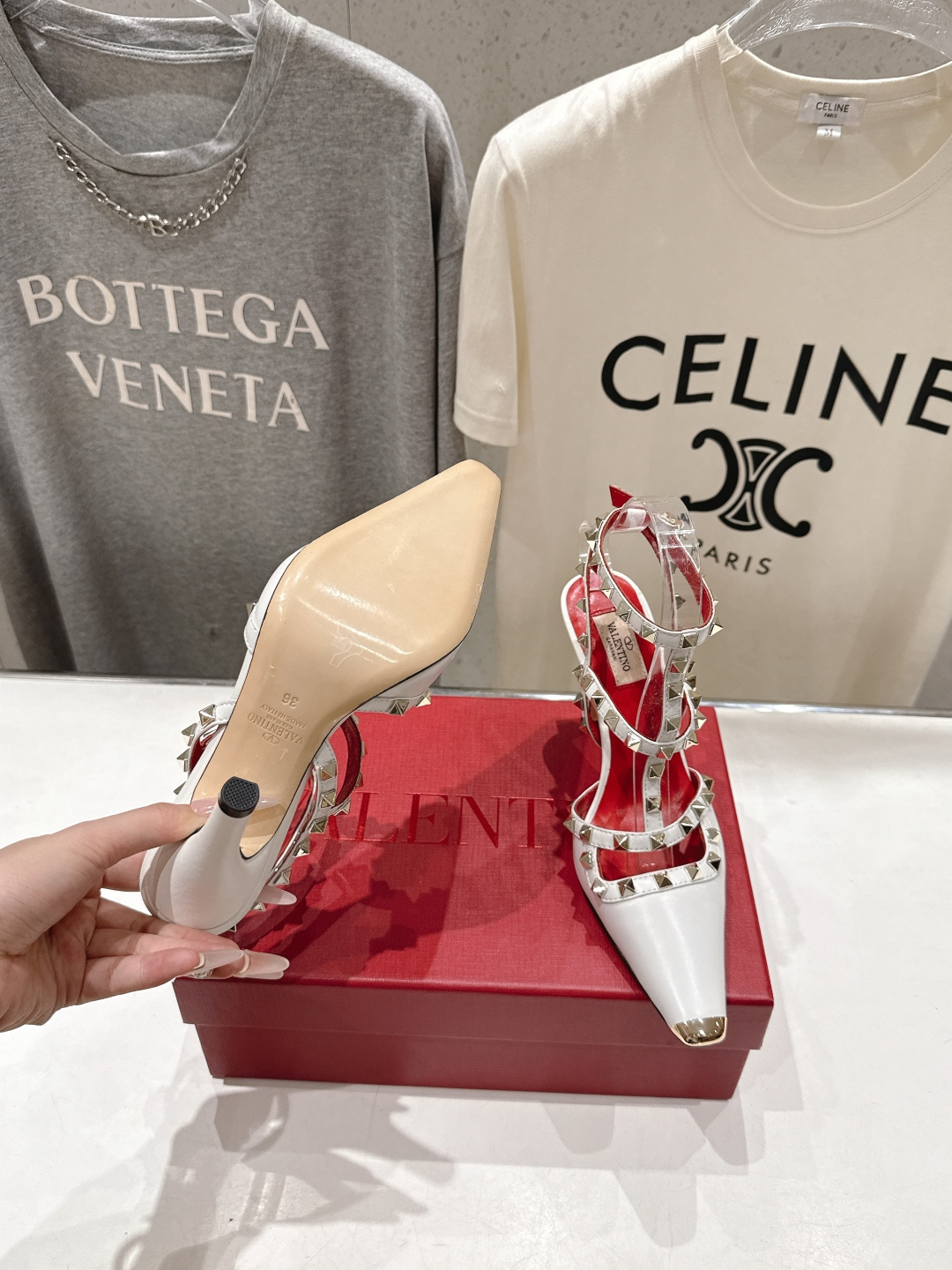 高版本出厂  ～New～顶级制作·Valentino*·华伦天奴〰️2026ss官方同步夏季走秀新款高跟