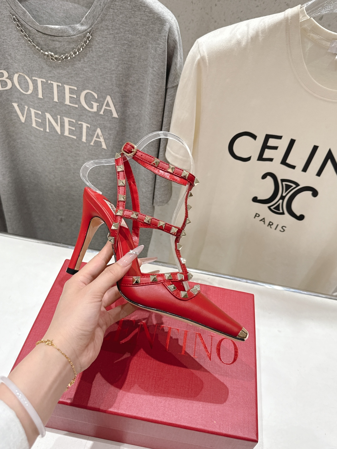 高版本出厂  ～New～顶级制作·Valentino*·华伦天奴〰️2026ss官方同步夏季走秀新款高跟