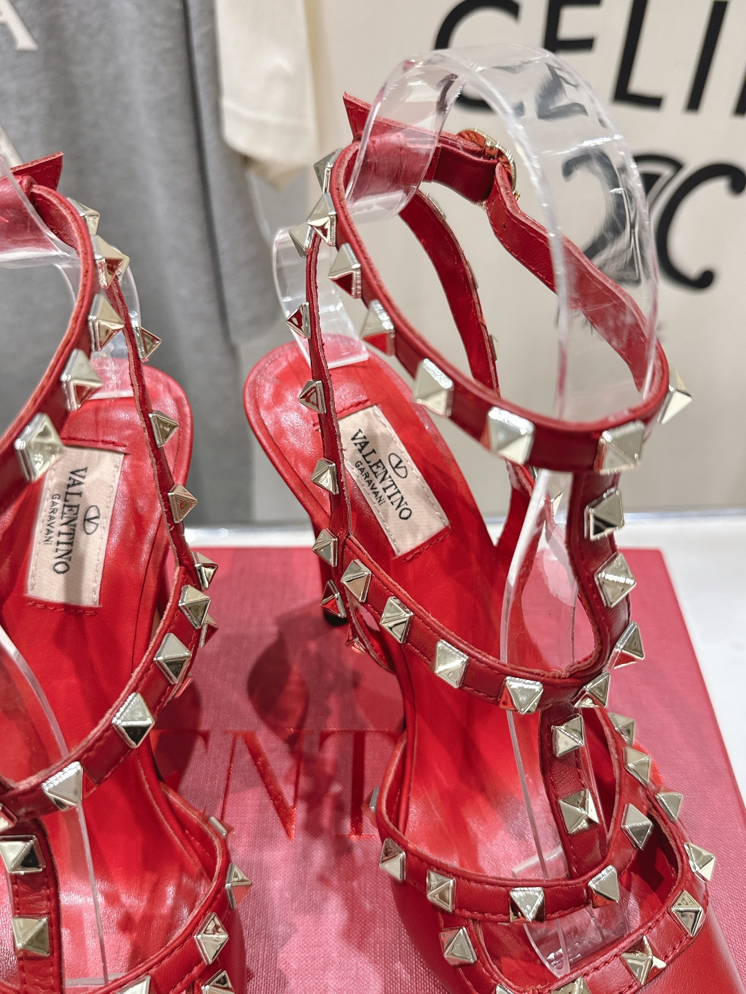 高版本出厂  ～New～顶级制作·Valentino*·华伦天奴〰️2026ss官方同步夏季走秀新款高跟