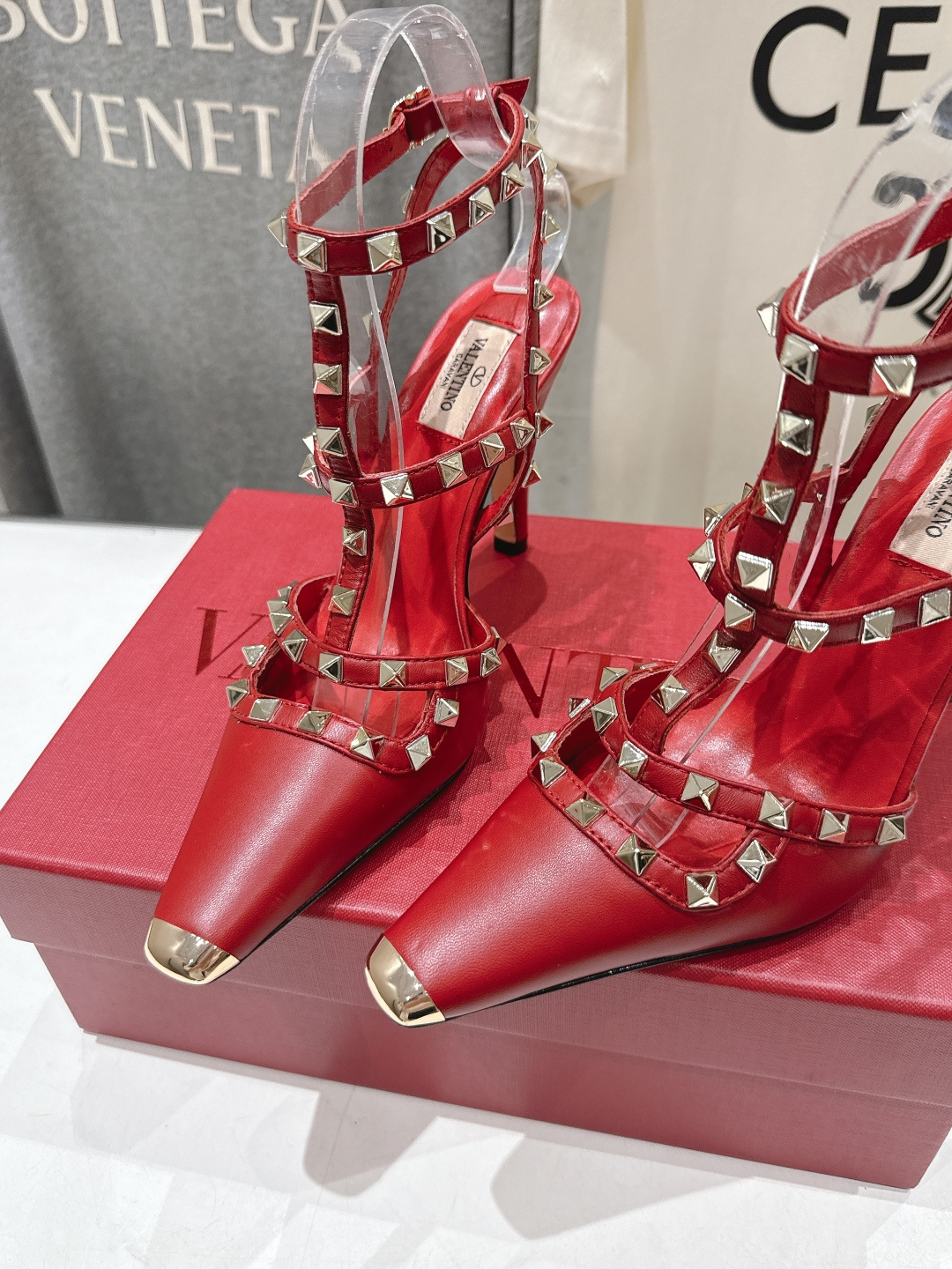 高版本出厂  ～New～顶级制作·Valentino*·华伦天奴〰️2026ss官方同步夏季走秀新款高跟