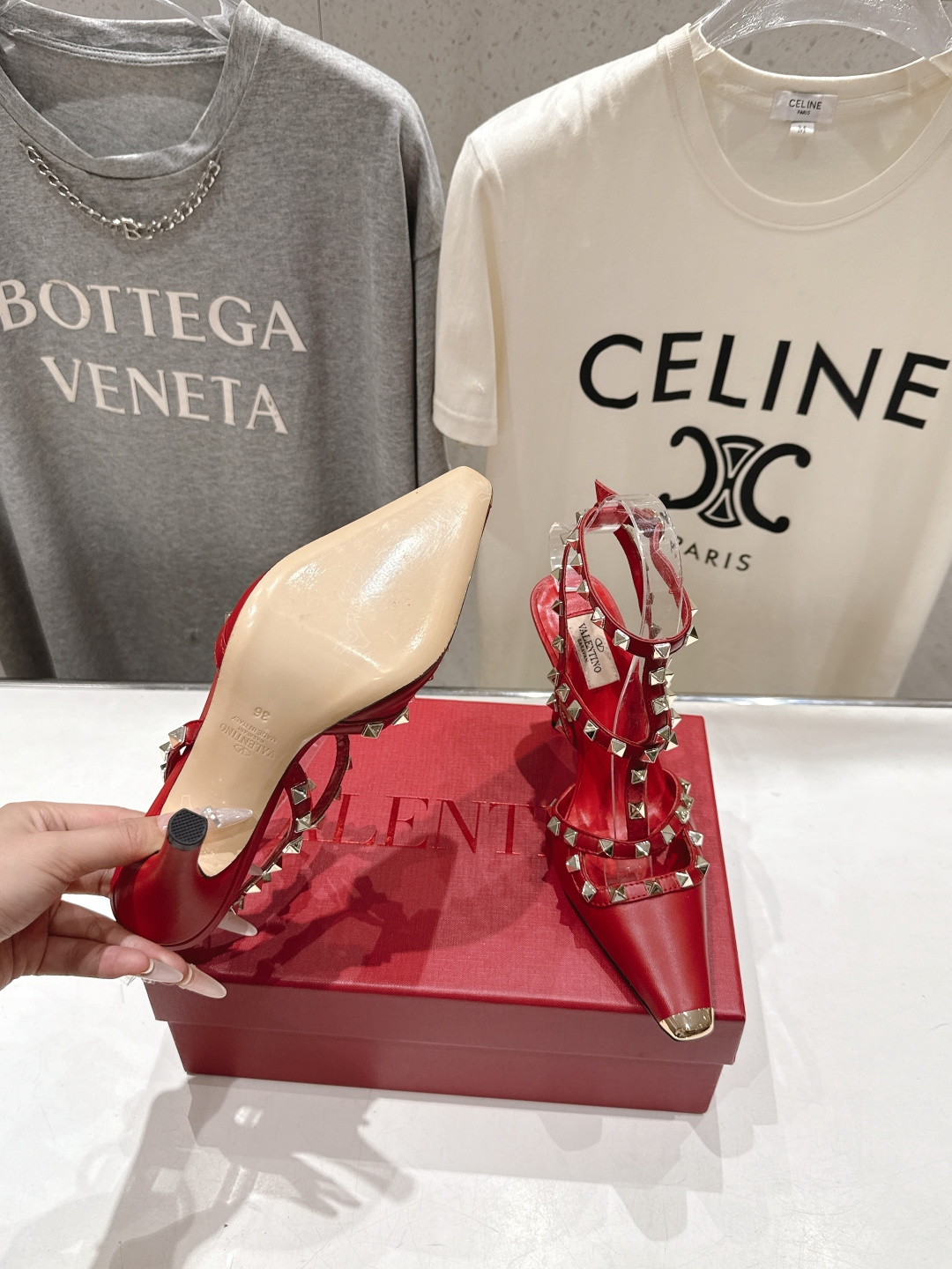 高版本出厂  ～New～顶级制作·Valentino*·华伦天奴〰️2026ss官方同步夏季走秀新款高跟