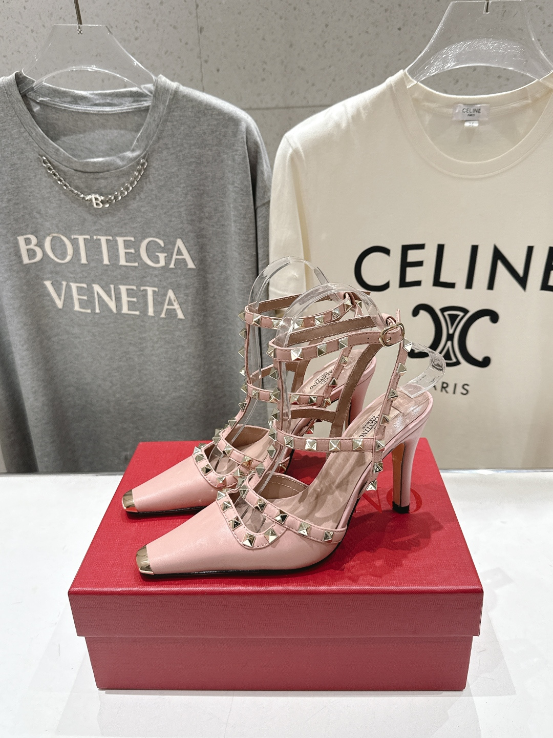 高版本出厂  ～New～顶级制作·Valentino*·华伦天奴〰️2026ss官方同步夏季走秀新款高跟