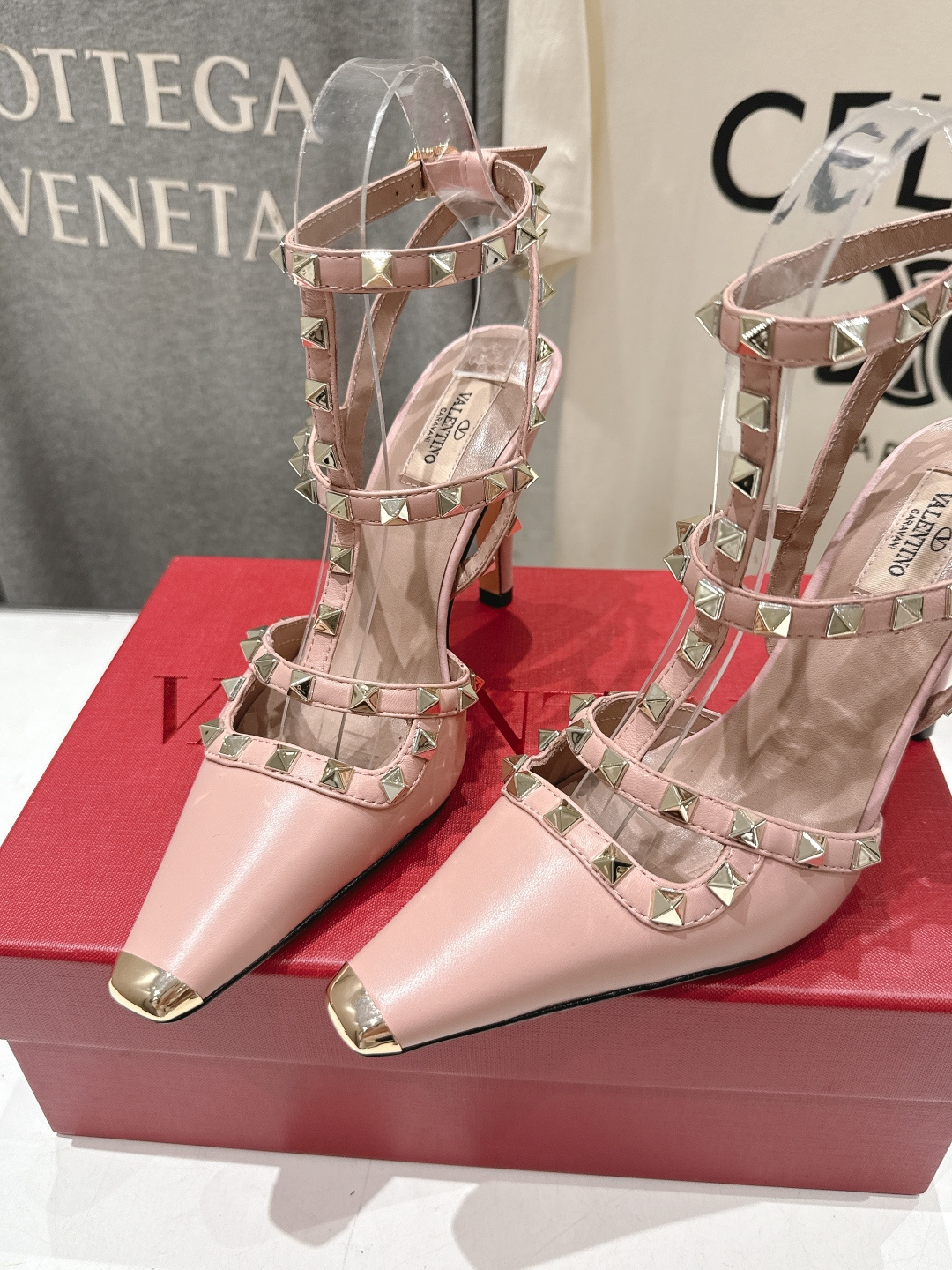 高版本出厂  ～New～顶级制作·Valentino*·华伦天奴〰️2026ss官方同步夏季走秀新款高跟