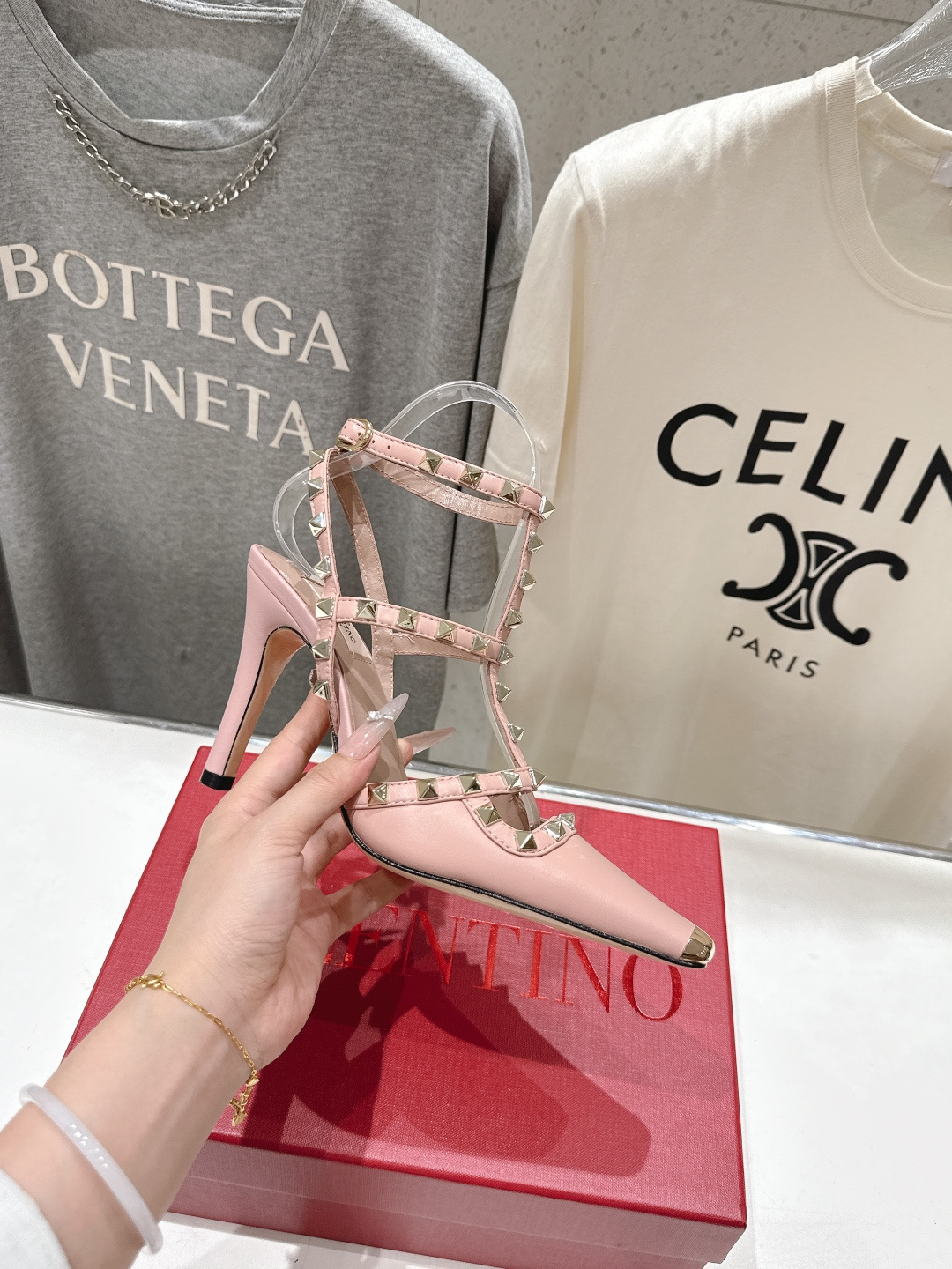 高版本出厂  ～New～顶级制作·Valentino*·华伦天奴〰️2026ss官方同步夏季走秀新款高跟