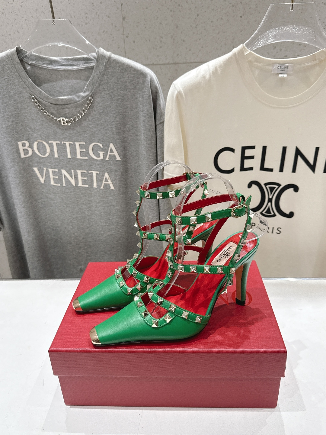 高版本出厂  ～New～顶级制作·Valentino*·华伦天奴〰️2026ss官方同步夏季走秀新款高跟