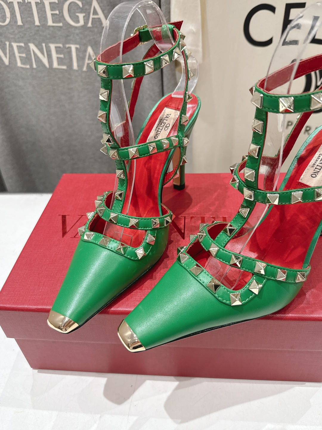 高版本出厂  ～New～顶级制作·Valentino*·华伦天奴〰️2026ss官方同步夏季走秀新款高跟