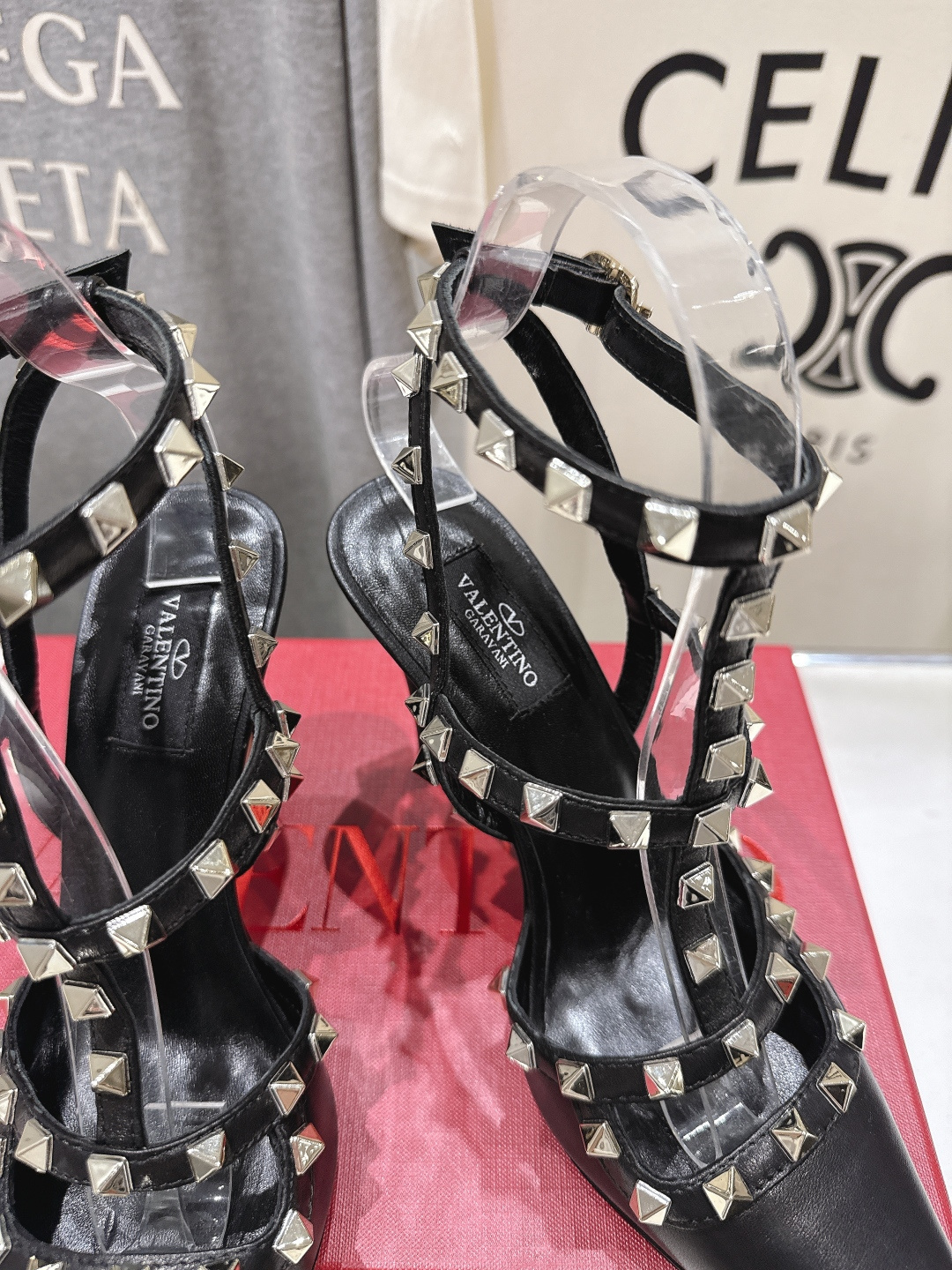 高版本出厂  ～New～顶级制作·Valentino*·华伦天奴〰️2026ss官方同步夏季走秀新款高跟