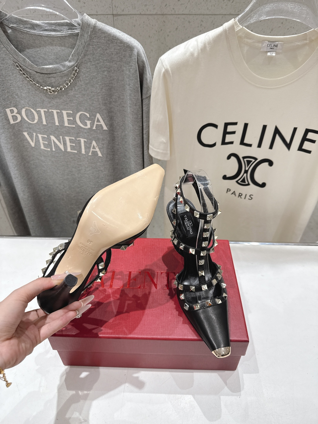高版本出厂  ～New～顶级制作·Valentino*·华伦天奴〰️2026ss官方同步夏季走秀新款高跟