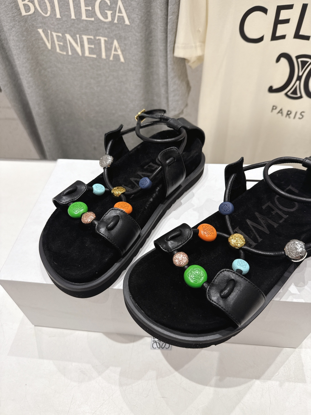 高版本出厂    LOEWE/罗意威F041 2026/ss新品复古风平底沙滩厚底凉鞋～小红书、外网火爆