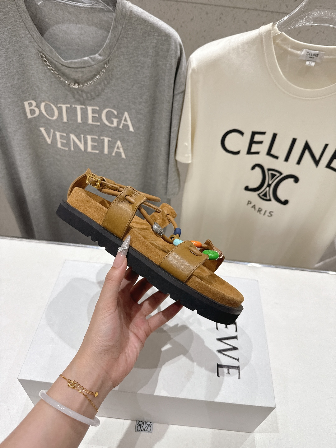 高版本出厂    LOEWE/罗意威F041 2026/ss新品复古风平底沙滩厚底凉鞋～小红书、外网火爆