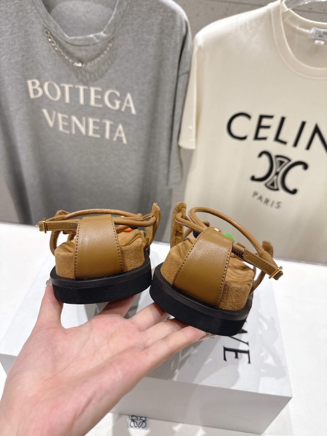 高版本出厂    LOEWE/罗意威F041 2026/ss新品复古风平底沙滩厚底凉鞋～小红书、外网火爆
