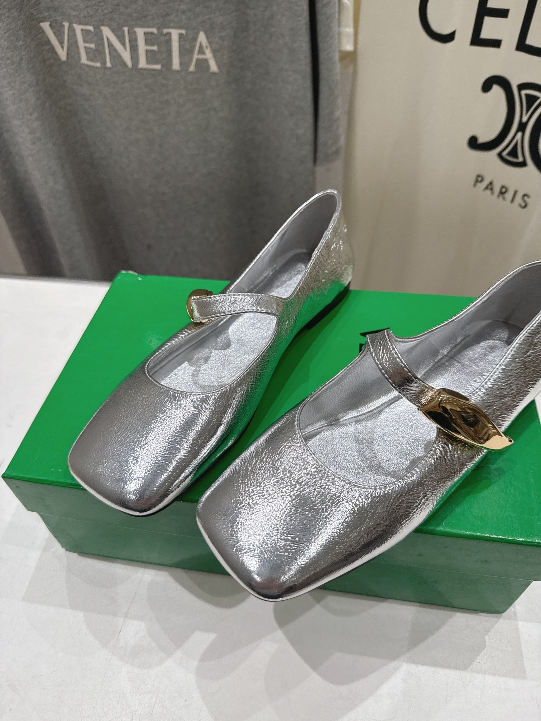 高版本出厂Bottega Veneta/BV F065 2026ss新款玛丽珍平底鞋乐福鞋 高定的配色 