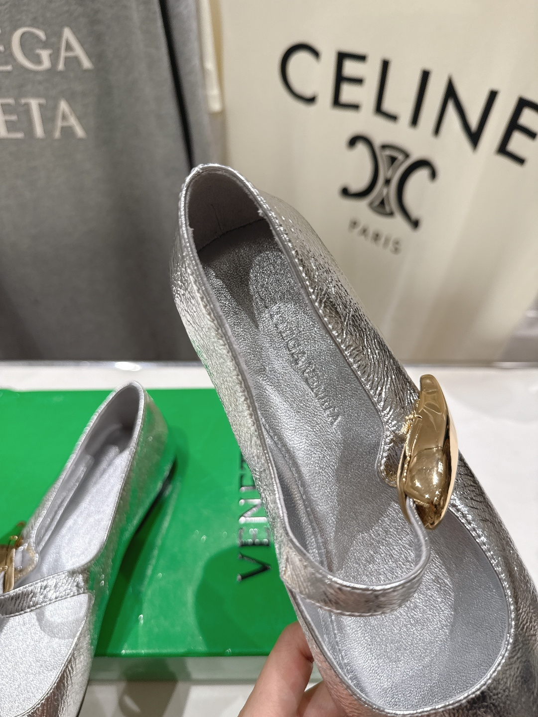 高版本出厂Bottega Veneta/BV F065 2026ss新款玛丽珍平底鞋乐福鞋 高定的配色 