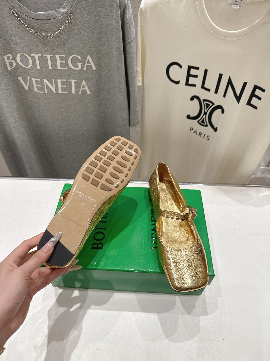 高版本出厂Bottega Veneta/BV F065 2026ss新款玛丽珍平底鞋乐福鞋 高定的配色 
