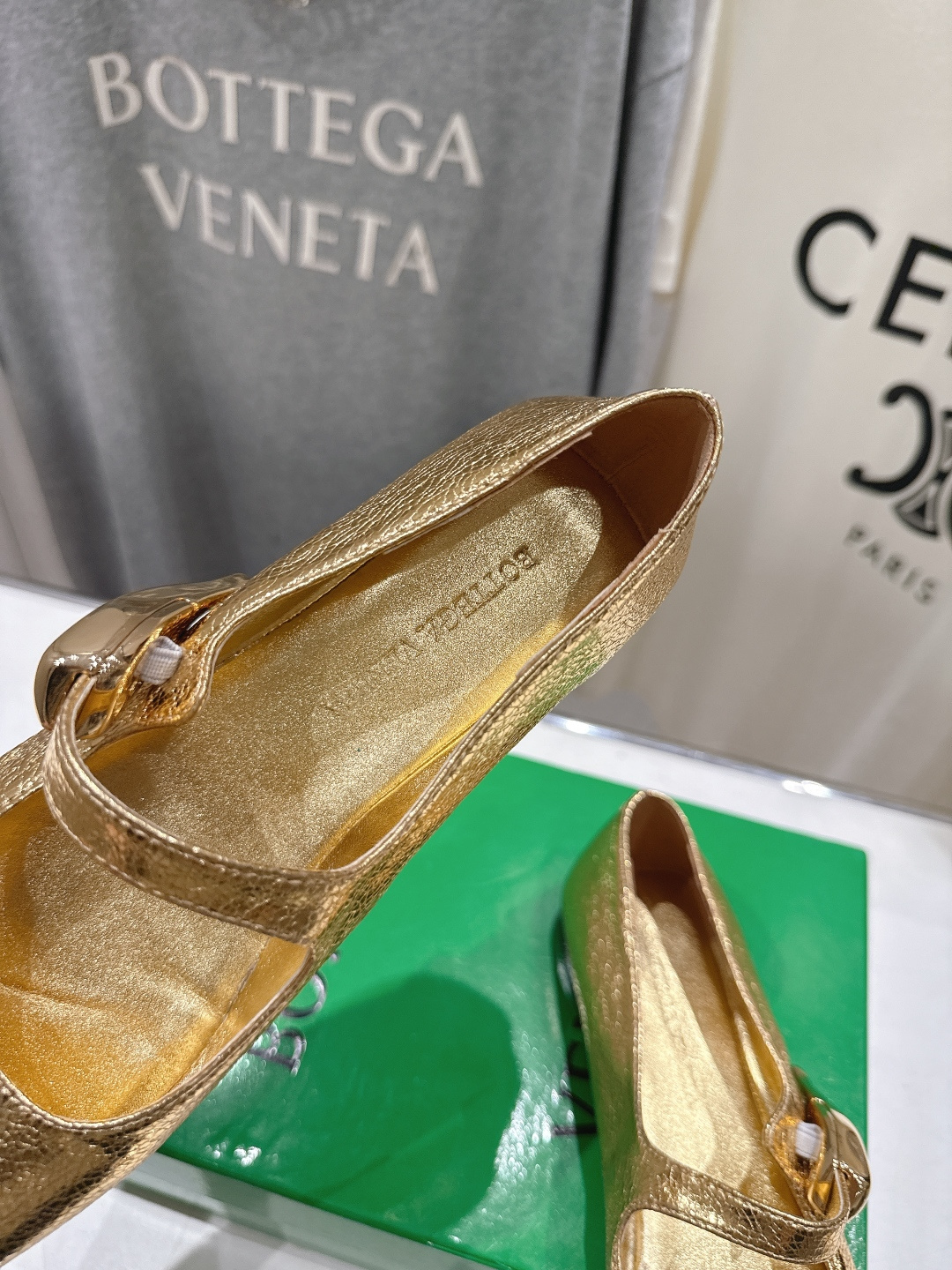 高版本出厂Bottega Veneta/BV F065 2026ss新款玛丽珍平底鞋乐福鞋 高定的配色 