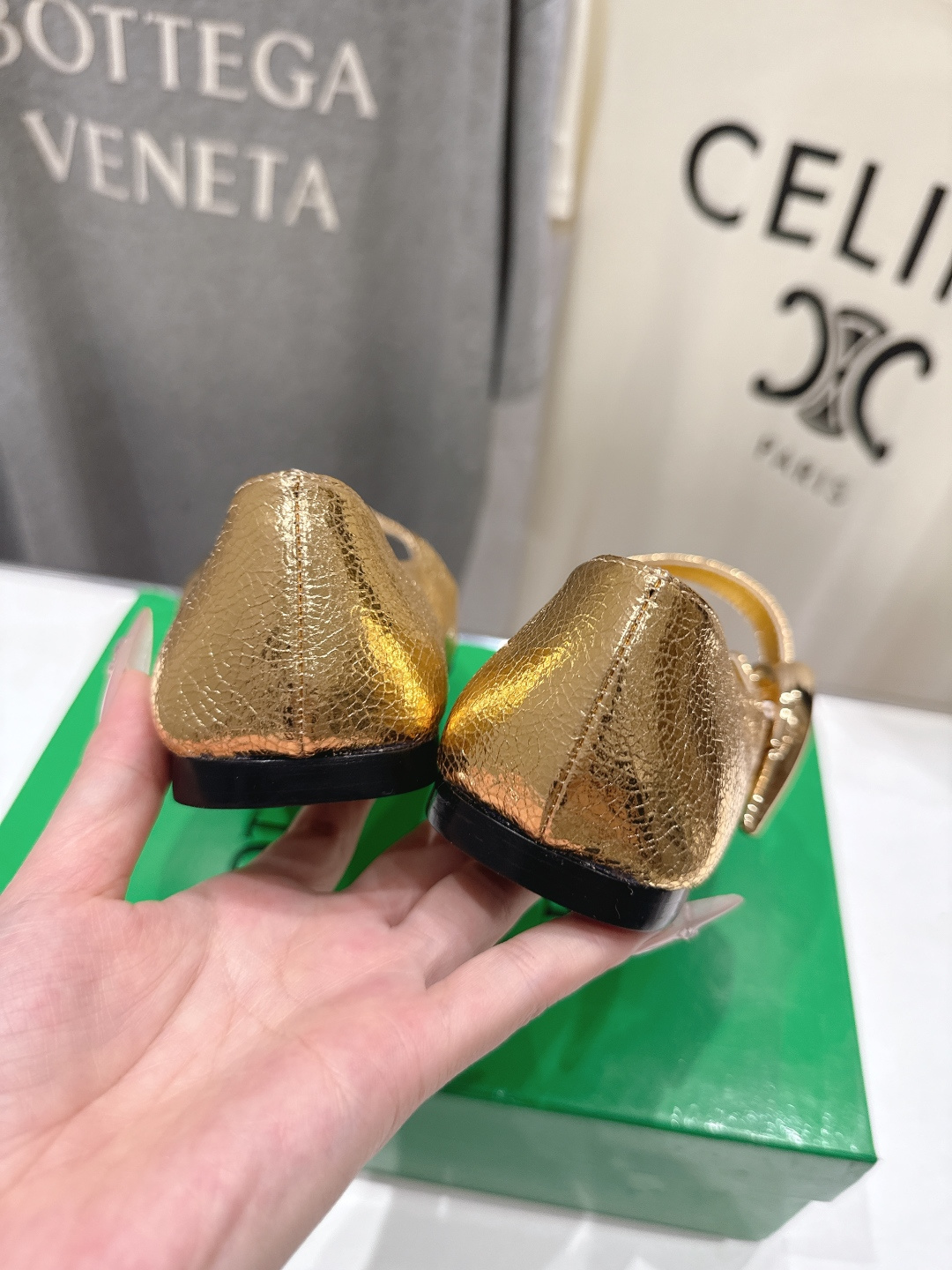 高版本出厂Bottega Veneta/BV F065 2026ss新款玛丽珍平底鞋乐福鞋 高定的配色 