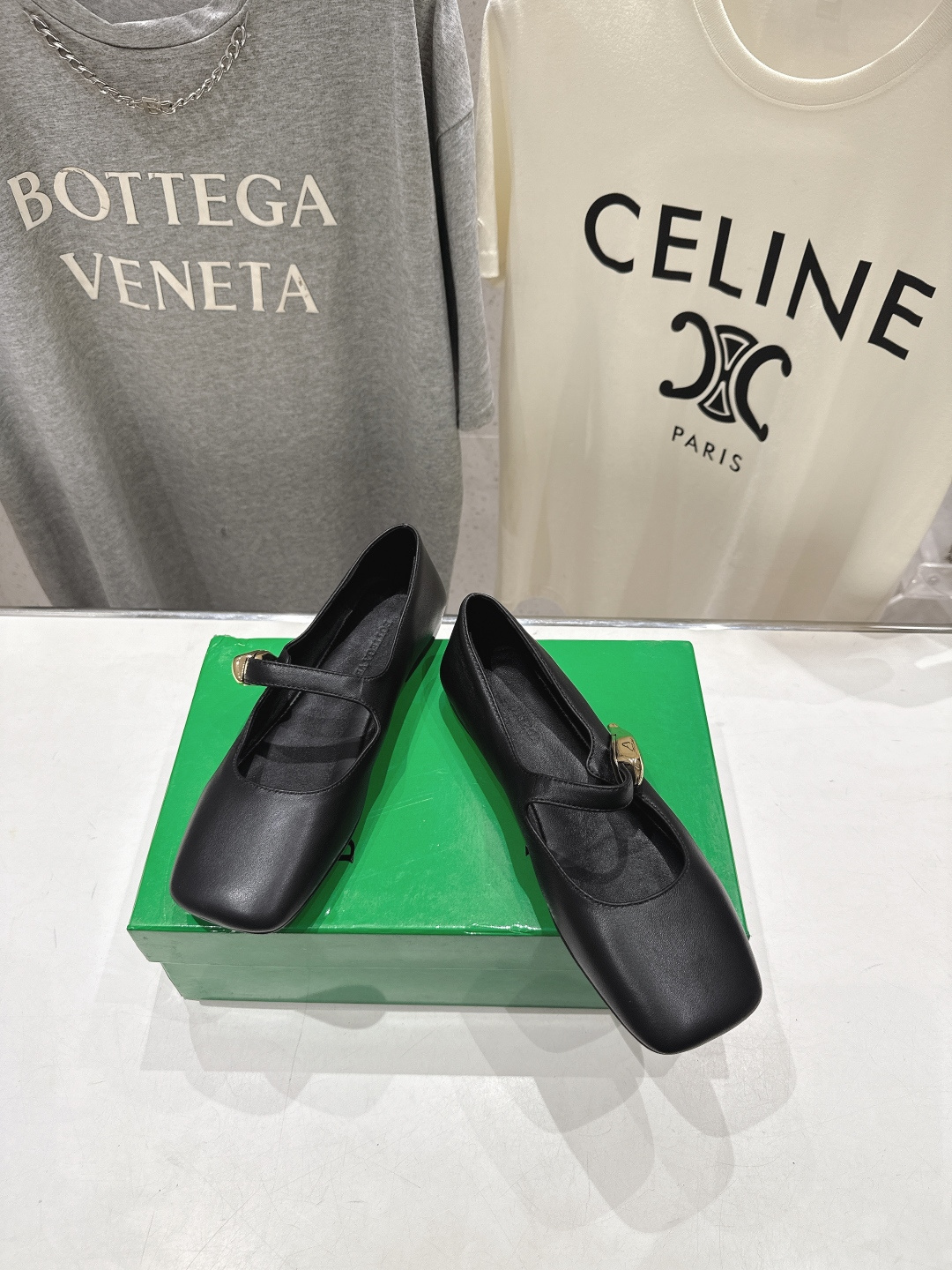 高版本出厂Bottega Veneta/BV F065 2026ss新款玛丽珍平底鞋乐福鞋 高定的配色 