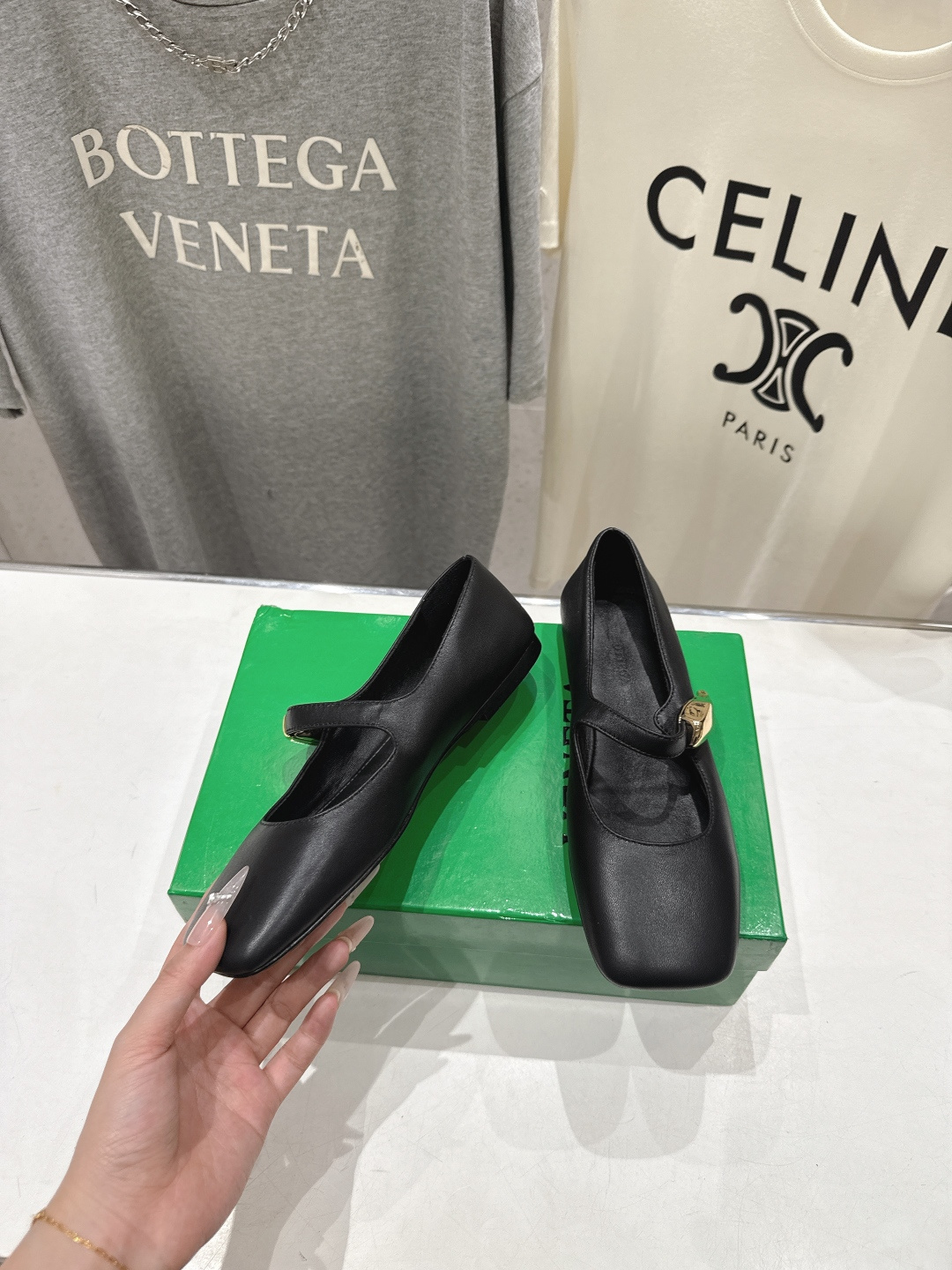 高版本出厂Bottega Veneta/BV F065 2026ss新款玛丽珍平底鞋乐福鞋 高定的配色 