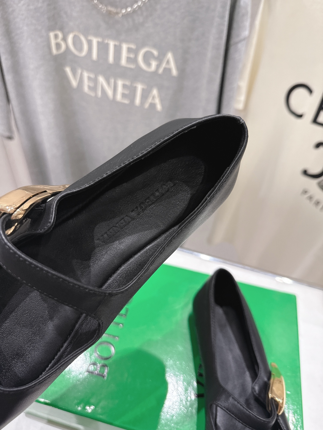 高版本出厂Bottega Veneta/BV F065 2026ss新款玛丽珍平底鞋乐福鞋 高定的配色 